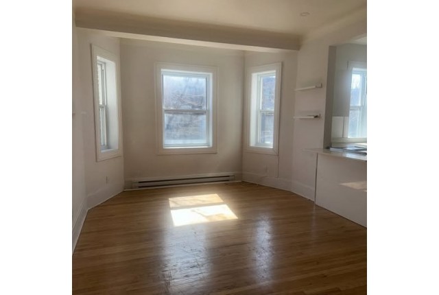 Notre-Dame-de-Grace Condo 1-2 b. $1,600/month. Apartment for rent in Notre-Dame-de-Grace