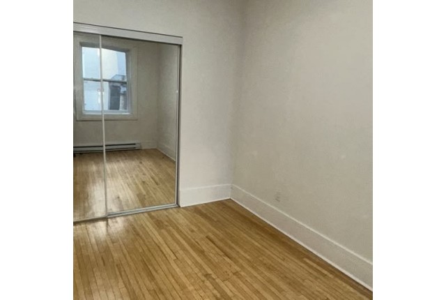Notre-Dame-de-Grace Condo 1-2 b. $1,600/month. Apartment for rent in Notre-Dame-de-Grace