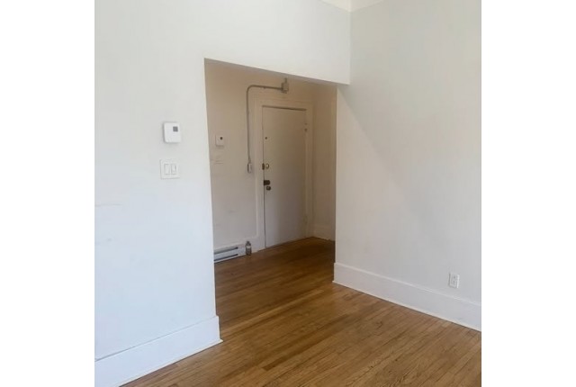 Notre-Dame-de-Grace Condo 1-2 b. $1,600/month. Apartment for rent in Notre-Dame-de-Grace