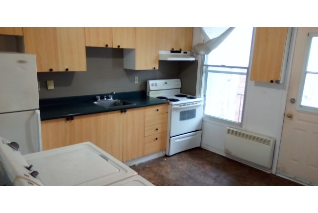 Verdun Plex 1 b. $1,095/month. Apartment for rent in Verdun