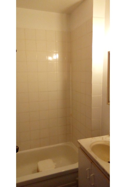 Verdun Plex 1 b. $1,095/month. Apartment for rent in Verdun
