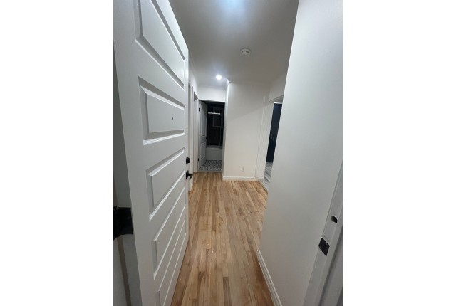 Montreal - East Plex 2 b. $1,450/month. Apartment for rent in Montreal - East
