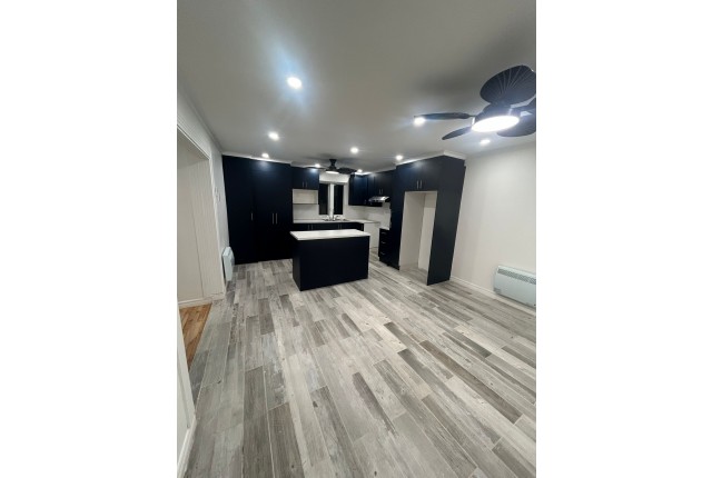 Montreal - East Plex 2 b. $1,450/month. Apartment for rent in Montreal - East