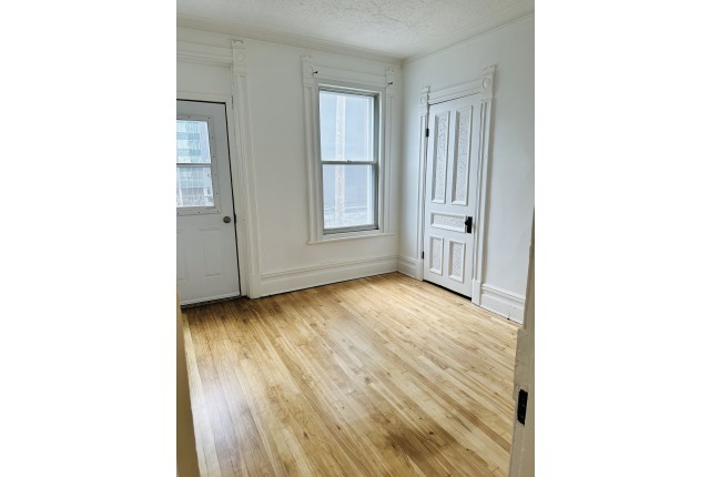 Quartier latin and south-central Plex 4+ b. $1,750/month. Apartment for rent in Quartier latin and south-central