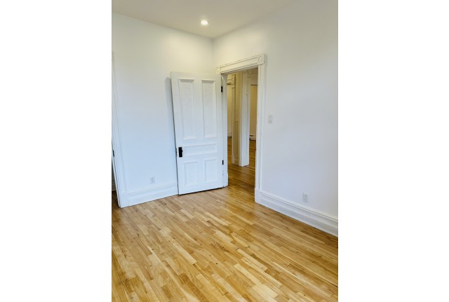 Quartier latin and south-central Plex 4+ b. $1,750/month. Apartment for rent in Quartier latin and south-central