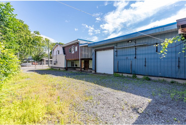 Autre commercial (4907 pi2) Ville-&Eacute;mard et Côte-Saint-Paul 3 000 $/mois. Appartement à louer Ville-&Eacute;mard et Côte-Saint-Paul