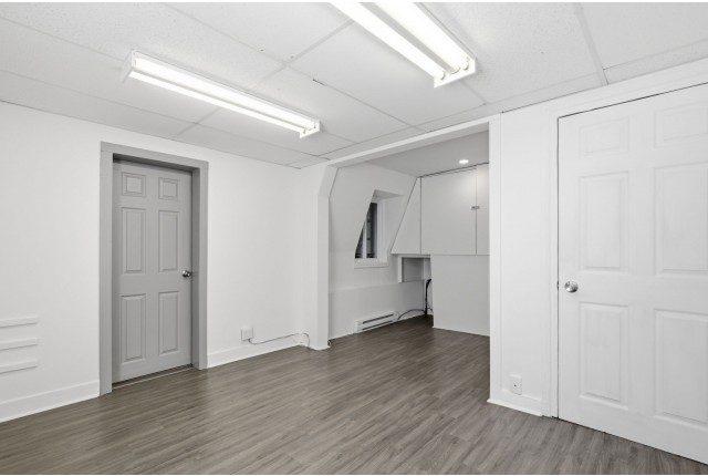 Autre commercial (4907 pi2) Ville-&Eacute;mard et Côte-Saint-Paul 3 000 $/mois. Appartement à louer Ville-&Eacute;mard et Côte-Saint-Paul