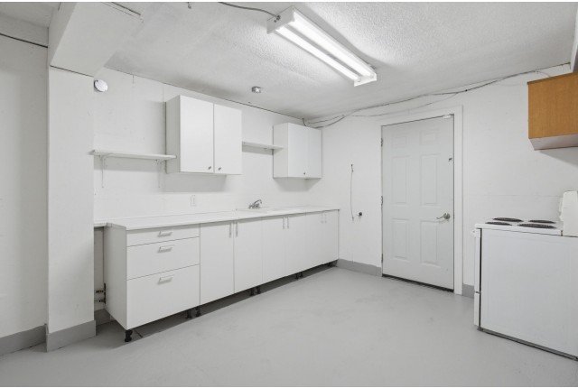 Autre commercial (4907 pi2) Ville-&Eacute;mard et Côte-Saint-Paul 3 000 $/mois. Appartement à louer Ville-&Eacute;mard et Côte-Saint-Paul