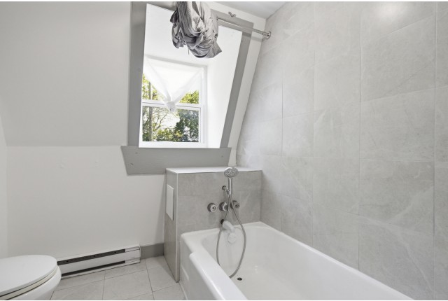 Autre commercial (4907 pi2) Ville-&Eacute;mard et Côte-Saint-Paul 3 000 $/mois. Appartement à louer Ville-&Eacute;mard et Côte-Saint-Paul